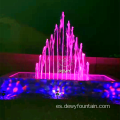 Proyecto de EE. UU. Fuente de agua de pavo real colorida